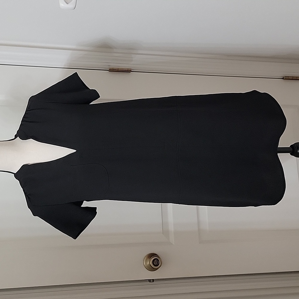 Lush Size XS Black "All In Favor" Crepe Shift Dress, V-Neck, Rounded Hem